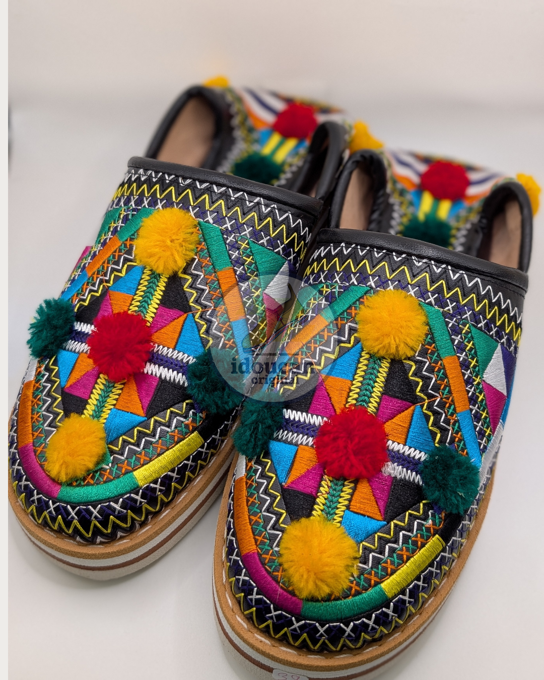babouches berbères marocaines. Ces chaussons faits main