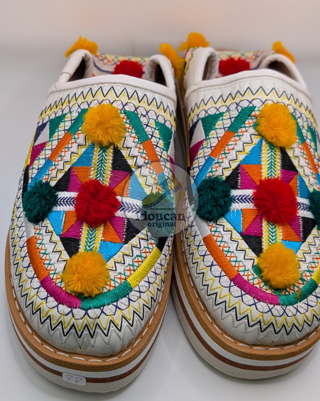 babouches berbères marocaines. Ces chaussons faits main